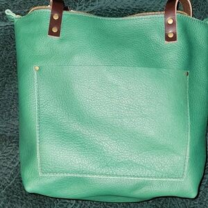 NIB-Portland Leather Goods Limited Edition Medium zippered tote in Bacalar.
